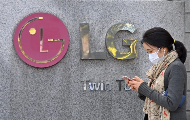 LG noče več pokrivati izgub enote za razvoj in prodajo pametnih telefonov. Foto Jung Yeon-je/AFP