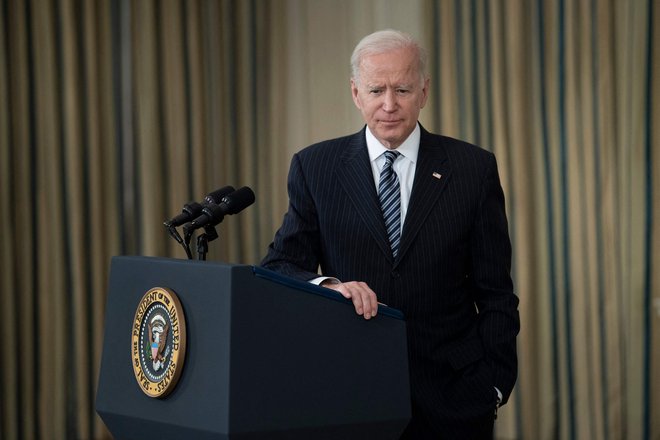 Predsednik Biden naznanja nove uspehe pri cepljenju Američanov. FOTO: Brendan Smialowski/AFP