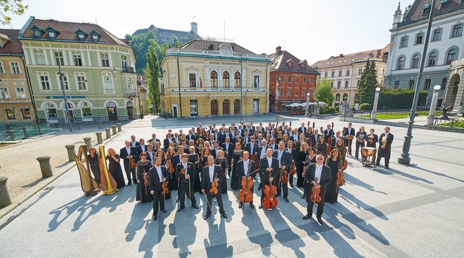 Orkester Slovenske filharmonije bo pod vodstvom Simona Krečiča odigral dela štirih mariborskih ustvarjalcev. Foto: Janez Kotar/Delo