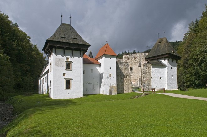 Nekdanja samostanska cerkev v Žičah FOTO: Robert Peskar/ZVKDS