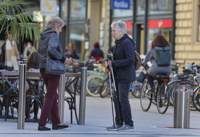 Staranje prebivalstva močno vpliva na vsakdanje življenje ljudi in celotno družbo. Foto Jože Suhadolnik