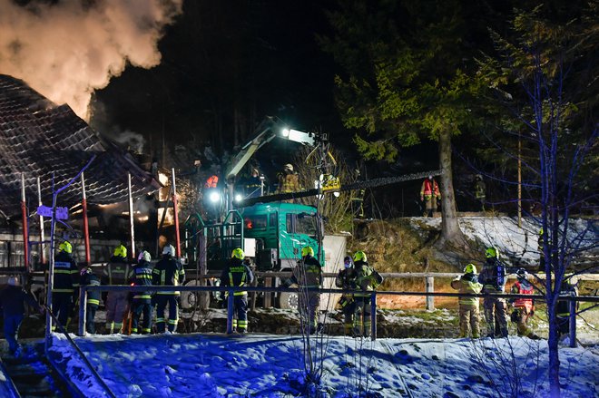 Požar doma na Osankarici. FOTO: Mariborinfo.com