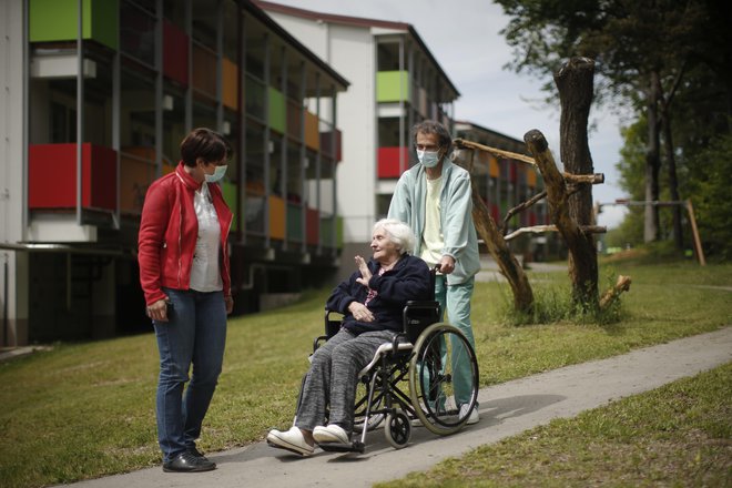 V načrtu so predvideni trije tipi domov za starostnike: bivalne skupine z nekaj deset stanovalci, oskrbni domovi z do 150 posteljami in negovalni domovi z večjo kapaciteto.<br />
FOTO: Jure Eržen/Delo