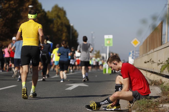 Postopnost stopnjevanja obremenitev ne velja le za preventivno vadbo, temveč tudi za tekaški trening. FOTO: Leon Vidic/Delo