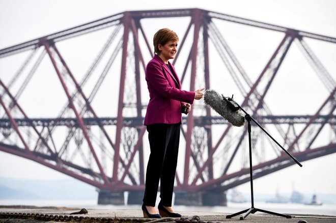 Prva ministrica in vodja Škotske narodne stranke Nicola Sturgeon je prepričana, da je prihodnost Škotske v Evropski uniji. Foto: Andy Buchanan/Reuters