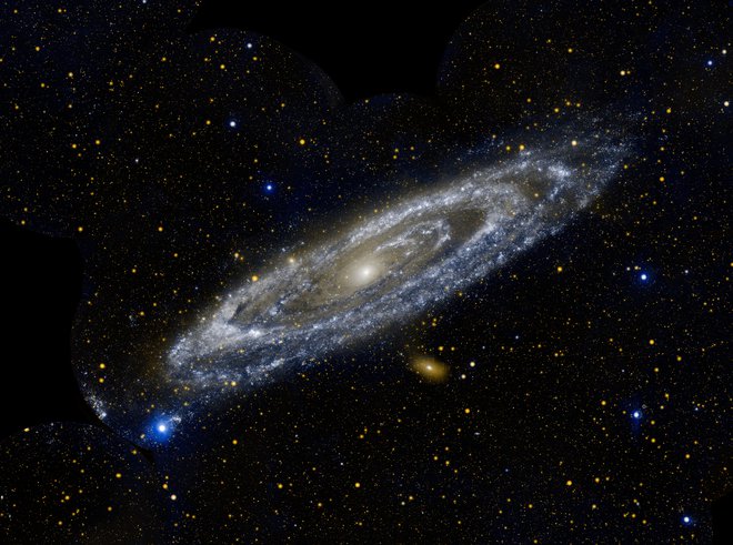 Pred stotimi leti je veljalo prepričanje, da je meja vesolja kar naša galaksija, le objekti, kakršna je naša največja soseda Andromeda, se niso ujemali z veljavnim modelom. Potem pa je leta 1924 Edwin Hubble v trenutku nepredstavljivo povečal vesolje, ko je z meritvami pokazal, da so Andromeda in druge spiralne meglice v resnici ločene galaksije. Foto Nasa/Hubble