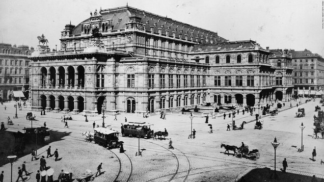 Številne metropole imajo impresivne ulice, avenije in bulvarje, vendar je mati vseh bulvarjev na Dunaju. Dunajska Ringstrasse. FOTO: Wien Museum