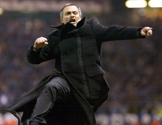 Porto je bil leta 2004 zadnji klub zunaj lige peterice, ki je osvojil naslov, prinesel mu ga je Jose Mourinho. FOTO: Ian Hodgson/ Reuters