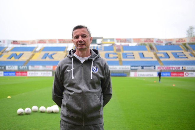 Novi trener Celja Agron Šalja je danes že vodil trening svojega moštva. FOTO: NK Celje