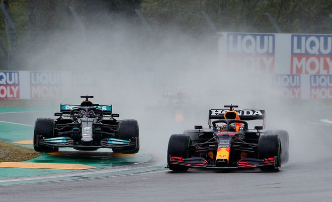 Dirkači F1 bodo lahko po novem osvajali točke že v kvalifikacijah.&nbsp; FOTO: Guglielmo Mangiapane/Reuters