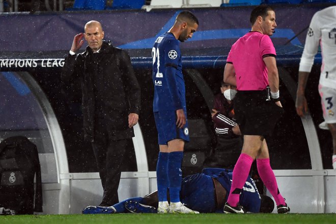 Zinedine Zidane (levo) je tudi v čevljih trenerja tako uspešen, kot je bil nekoč na igrišču. FOTO: Pierre-philippe Marcou/AFP