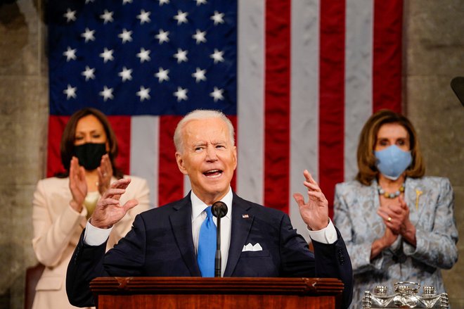 Predsednik Joe Biden je s prvim nastopom pred skupnim zasedanjem kongresa navdušil demokrate. FOTO: Reuters