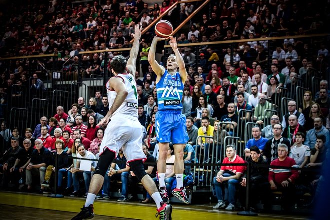 Klemen Prepelič v akciji med tekmo Slovenije. FOTO: Fiba