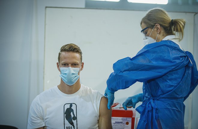 Atlet Luka Janežič v vojašnici Edvarda Peperka v Ljubljani. FOTO: Jože Suhadolnik