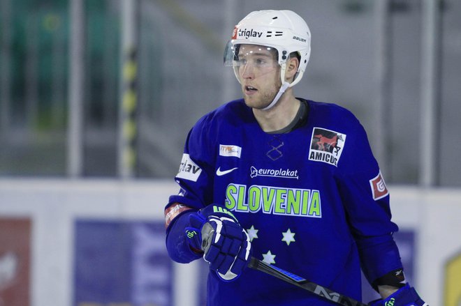 Slovenski reprezentant Robert Sabolič bo v novi hokejski sezoni igral za Krefeld. FOTO: Leon Vidic/Delo