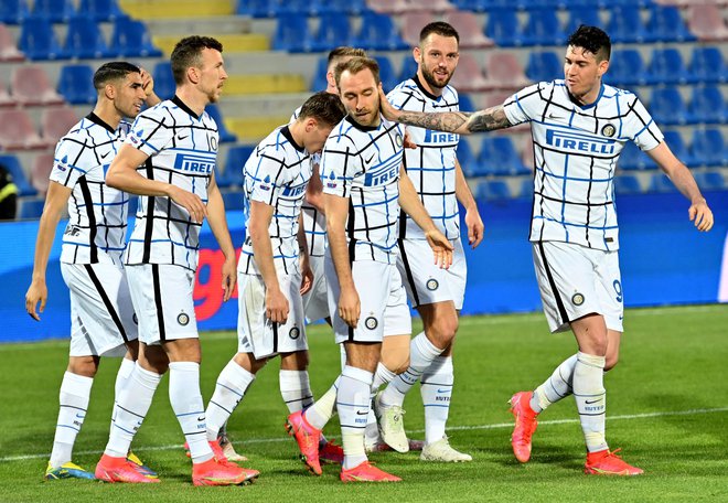 Črno-modri iz Milana so se veselili novih treh točk. FOTO: Giovanni Isolino/AFP