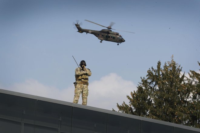 V letošnjem sklopu mednarodnih vojaških vaj, imenovanem Defender Europe 2021, sodeluje 28.000 pripadnikov oboroženih sil 27 članic zveze Nato. Foto Leon Vidic