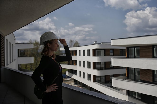 V času socializma so v Sloveniji množično gradili stanovanja. FOTO: Blaž Samec/Delo