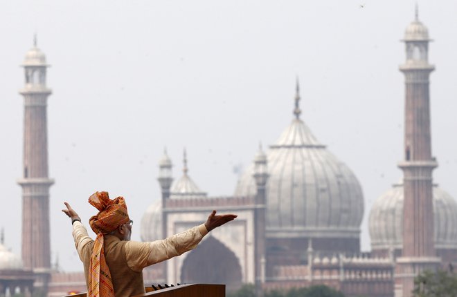 Evropejci se obračajo k Indiji, s katero bi &ndash; tako vsaj upajo &ndash; partnerstvo temeljilo na transparentnosti, vladavini zakonov, ekološki trajnosti in vsestranskih prizadevanjih. FOTO: Adnan Abidi/Reuters