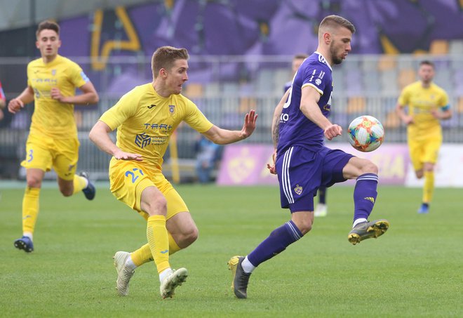 Jan Mlakar je zabil vodilni gol za Maribor, pozneje pa je stresel še vratnico. FOTO: Tadej Regent/Delo