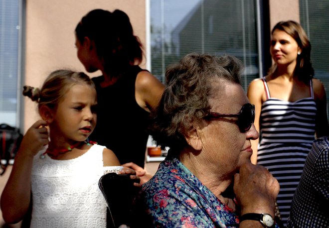 Zakaj se vse pogosteje spominjam babičinih besed?&nbsp; FOTO: Roman Šipić/Delo
