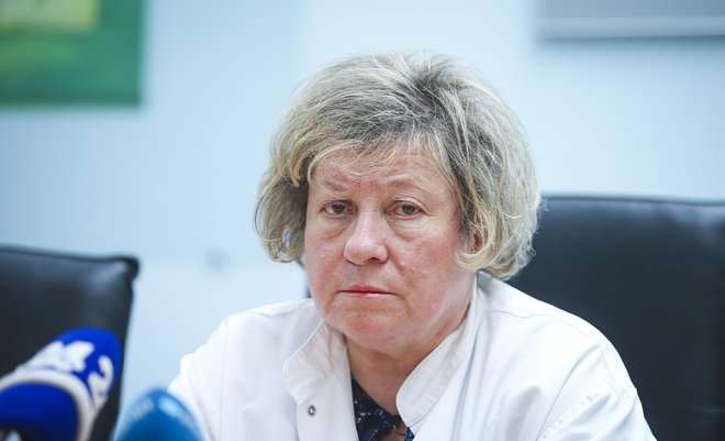 Infektologinja dr. Tatjana lejko Zupanc poudarja, da se je po prebolelem covidu priporočljivo zdravo prehranjevati in preživeti čim več na svežem zraku, težave pa bodo sčasoma izzvenele. FOTO: Jože Suhadolnik