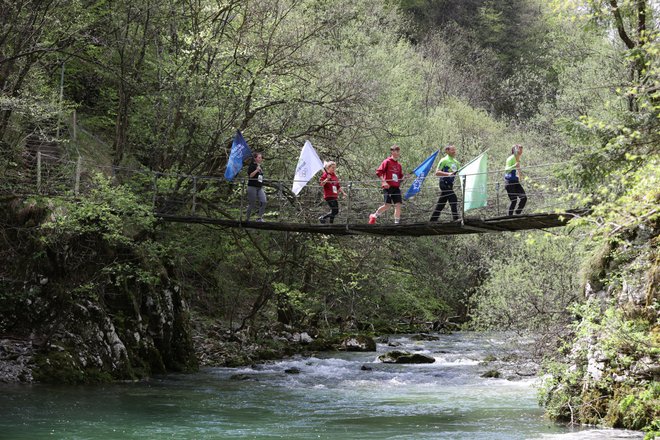 Slovensko baklo bodo ponesli po najlepših predelih Slovenije. FOTO: Aleš Fevžer