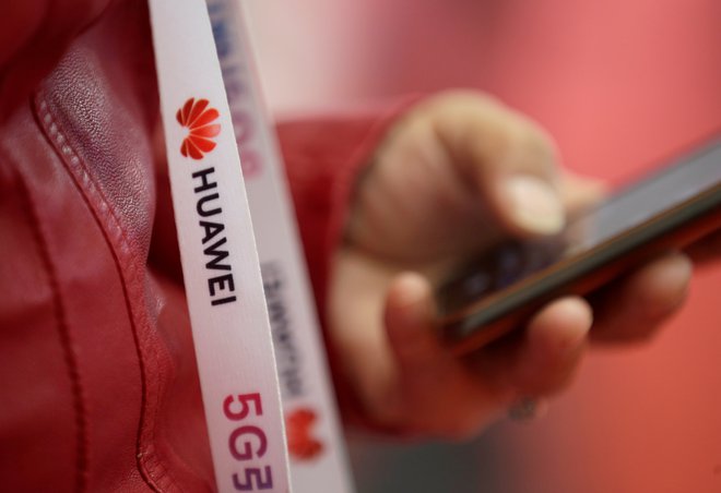 Zakon o elektronskih komunikacijah daje vladi orodje, da kitajski Huawei izloči iz igre za dobavo opreme za omrežje 5G. FOTO: Jason Lee/Reuters