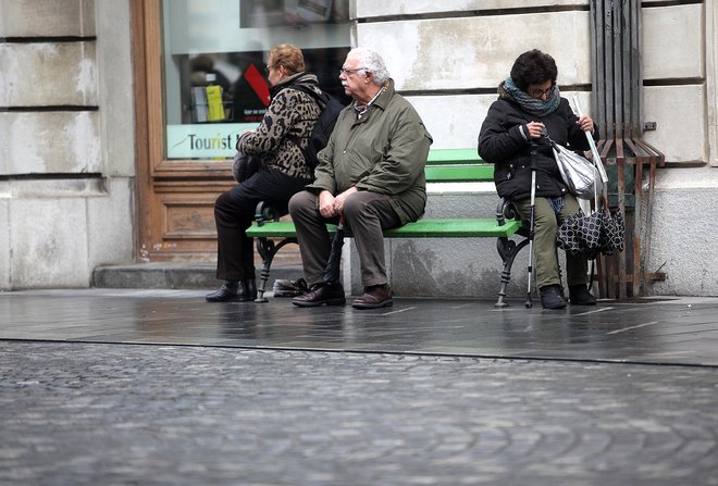 Opozicija trdi, da zakon ne rešuje problema pokojninske vrzeli. FOTO: Mavric Pivk/Delo