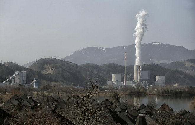 Osnutek strategije predvideva izstop iz premoga leta 2033, nekateri ocenjujejo, da bi se to lahko zgodilo že prej. FOTO: Blaž Samec/Delo