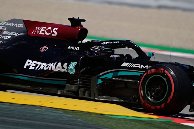 Lewis Hamilton med vožnjo v Montmelu. FOTO: Javier Soriano/AFP