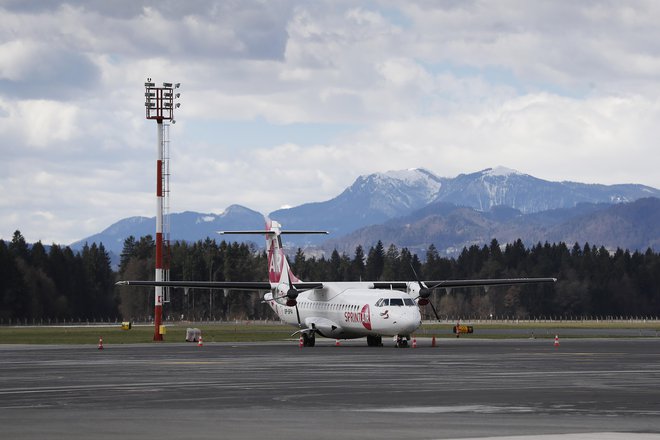 Neposredna letalska povezava med Ljubljano in Brusljem bo še posebej pomembna v času slovenskega predsedovanja svetu EU v drugi polovici leta. FOTO: Leon Vidic/Delo