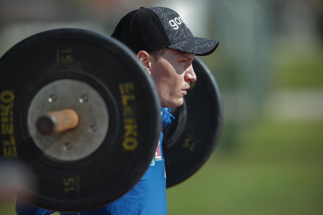 Anže Lanišek je svoj pogled že uperil proti olimpijski zimi. Foto Uroš Hočevar