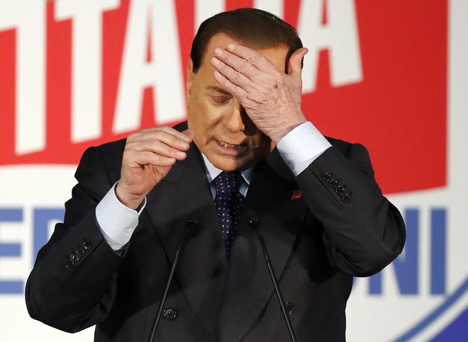 Vodja stranke Naprej Italija Silvio Berlusconi je spet v bolnišnici. FOTO: Alessandro Garofalo/Reuters