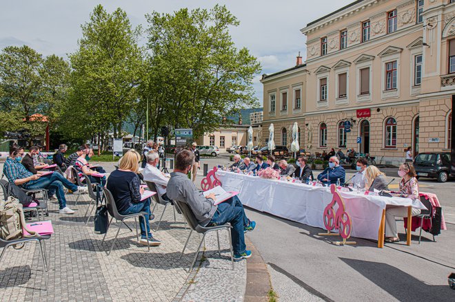 V pričakovanju prihoda roza kolesarske karavane sta Mestna občina Nova Gorica in Občina Brda pripravili več kot 30 spremljevalnih aktivnosti, ki bodo gledalce in kolesarje gotovo navduševali. FOTO: Mateja Pelikan 