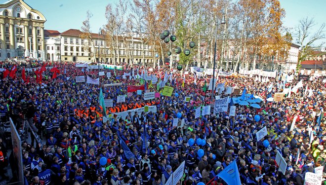 Sindikalni protesti na Kongresnem trgu leta 2012. FOTO: Blaž Samec/Delo