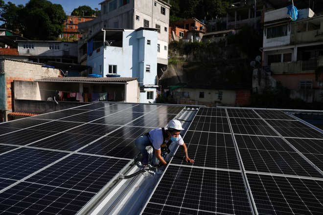 Tudi sončne elektrarne bo treba v sistem postavljati premišljeno.<br />
FOTO: Pilar Olivares/Reuters