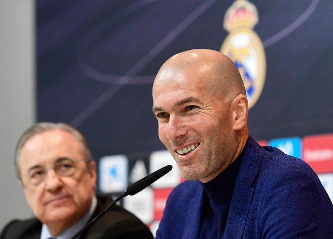 Zinedine Zidane (desno) je Realovemu predsedniku Florentinu Perez dal dovolj časa, da najde ustreznega nasledenika. FOTO: Pierre-Philippe Marcou/AFP