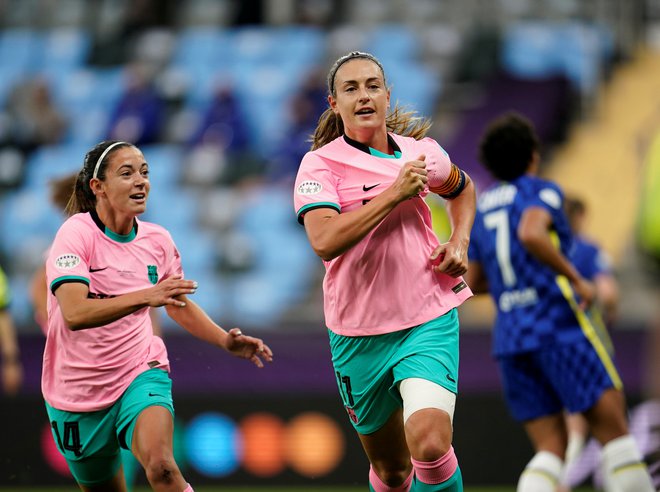 Alexia Putellas je prispevala gol in podajo za visoko zmago s 4:0. FOTO: Reuters