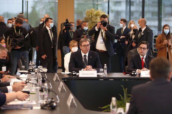 Predsednik Pahor je na Brdu pri Kranju priredil srečanje voditeljev pobude Brdo-Brioni. FOTO: Matej Družnik