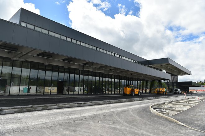 Fraport Slovenija je za novi potniški terminal odštel 21 milijonov evrov. FOTO: Peter Irman