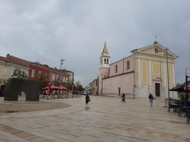 Istrska mesta, tudi staro jedro Poreča, še kar samevajo. FOTO: Saša Bojc/Delo