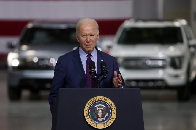 Ameriški predsednik Joe Biden je potegnil zavoro pri sankcijah zaradi plinovoda Severni tok 2. FOTO: Leah Millis/Reuters