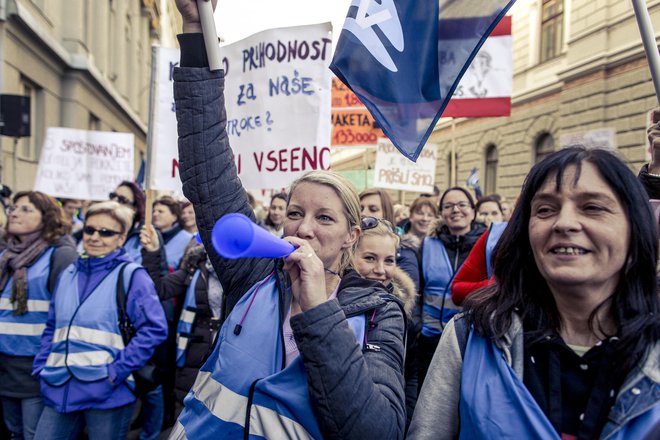 Nekateri sindikati razmišljajo o stavki. FOTO: Voranc Vogel/Delo