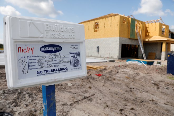 Kronični primanjkljaj novih stanovanj in hiš je posledica izgubljenega desetletja, v katerem je bilo število novogradenj le polovica povojnega povprečja. FOTO: Octavio Jones/Reuters