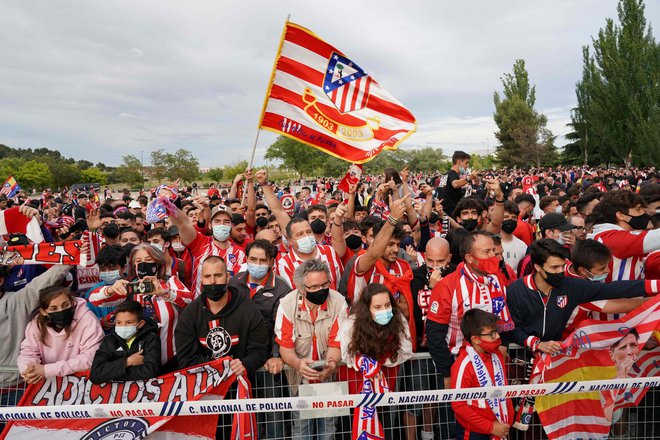 Navijači madridskega Atletica so se zbrali že v 200 km odaljenem Valladolidu. FOTO: Cesar Manso/AFP