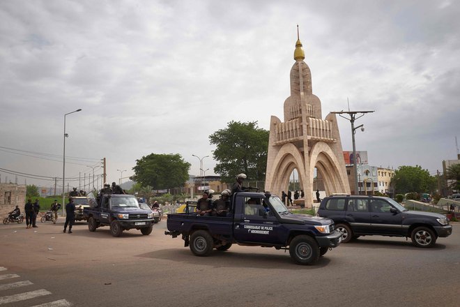 Na ulicah Bamaka je bilo danes mirno in tiho. FOTO: Michele Cattani/AFP