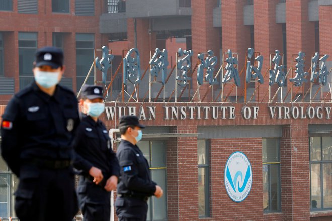 V središču pozornosti znanstvenikov po svetu je znova wuhanski inštitut za virologijo. FOTO: Thomas Peter/Reuters