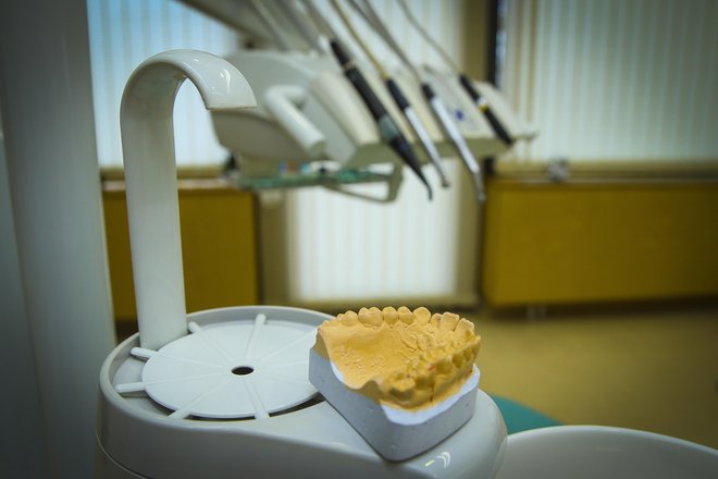 V ZD Celje programa ortodontije od 1. junija ne bodo mogli več zagotavljati. FOTO: Jože Suhadolnik/Delo