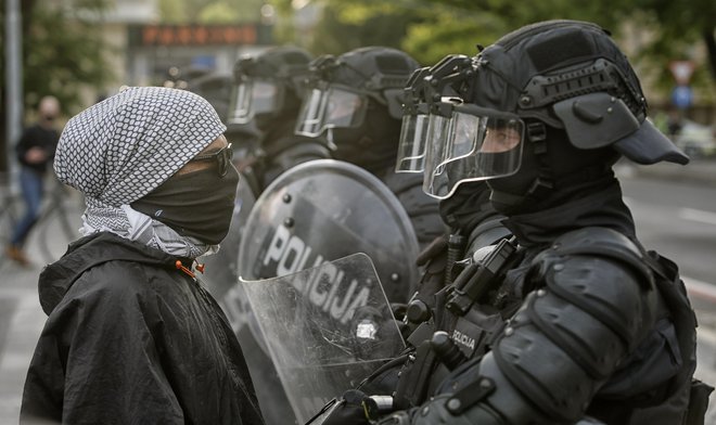 Protivladni protesti v Ljubljani. FOTO: Blaž Samec